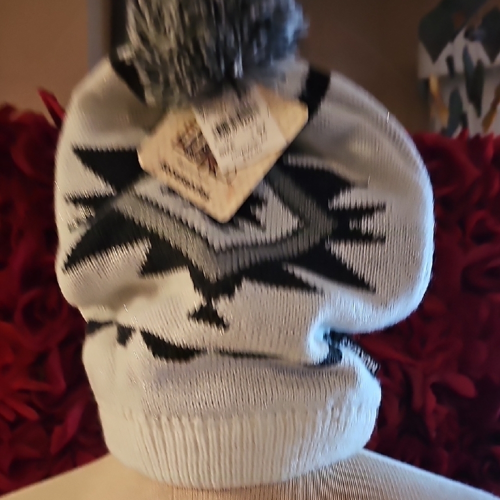 NWT Muk Luks Cozy Knit Beanie with Geometric Pattern